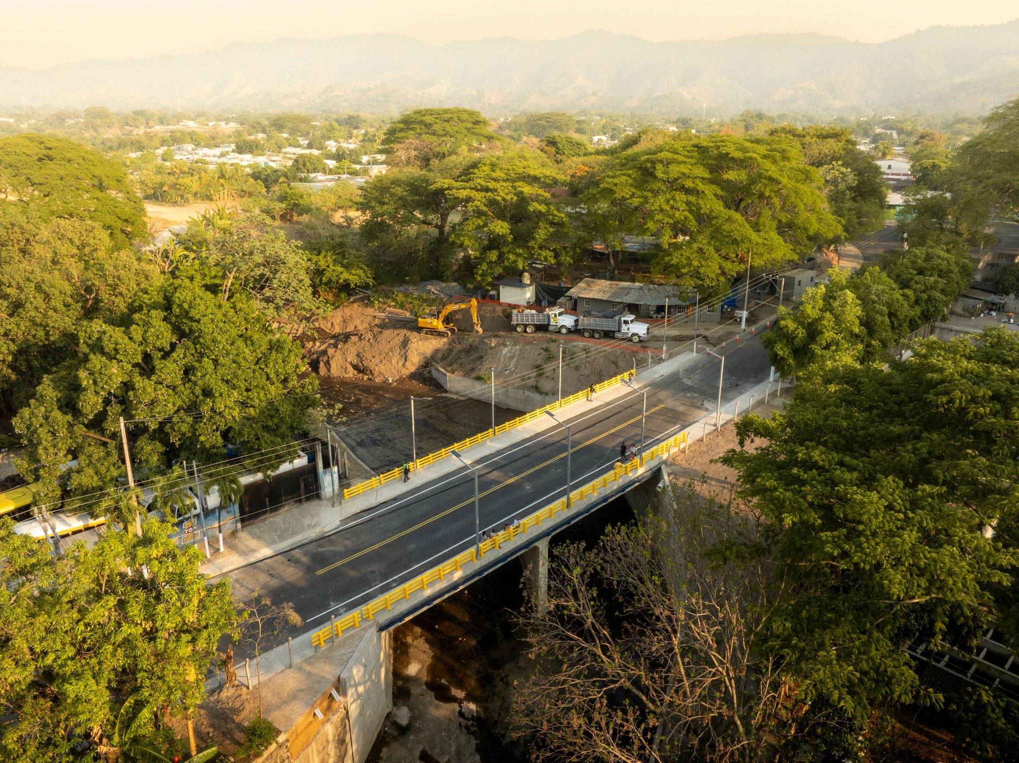 inauguran-nuevo-puente-en-villa-lourdes-colon-beneficiando-a-cientos-de-familias